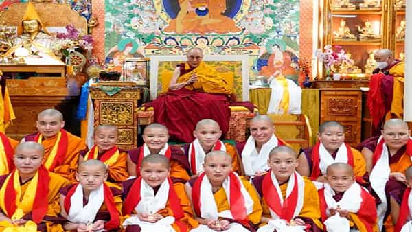 Tibetan Buddhism: 27 ఏళ్ల క్రితం దలైలామా తదుపరి వారసుడుగా ఎంపికైన పంచన్ లామా ఎక్కడున్నాడు?