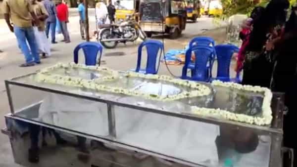 Andhra Pradesh: ఆ ఇంటి యజమానిది గుండె కాదు రాయి... అద్దెకు ఉన్న వ్యక్తి చనిపోతే..