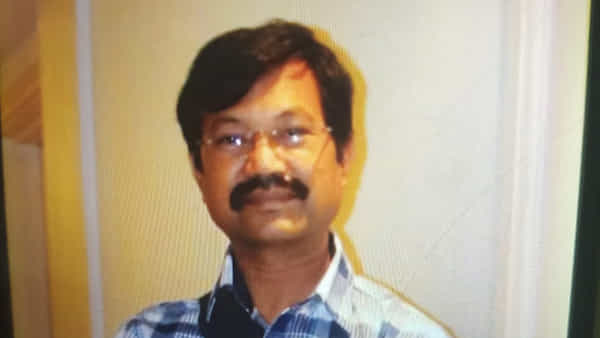 Vizag: డాక్టర్ కాదు కీచకుడు.. ఒంట్లో బాలేదని బాలిక ఆస్పత్రికి వెళ్తే..