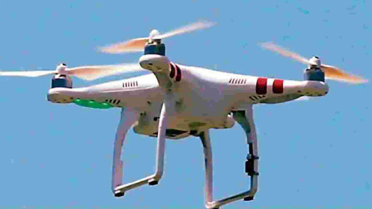 Pakistan Drone: ఇండో-పాక్ సరిహద్దులో పాక్ డ్రోన్ కలకలం.. భద్రతా దళాల కాల్పులతో పరార్!