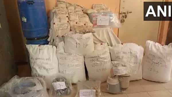 Drugs: ఆల్ప్రాజోలం, పారాసెట్మాల్ మాత్రలతో డ్రగ్స్ తయారీ.. 151 కిలోల బ్రౌన్ షుగర్ స్వాధీనం