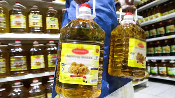 Edible Oil Price: షాకింగ్ న్యూస్.. భారీగా పెరగనున్న వంటనూనె ధరలు.. ఆ దేశం తీసుకున్న నిర్ణయంతో..