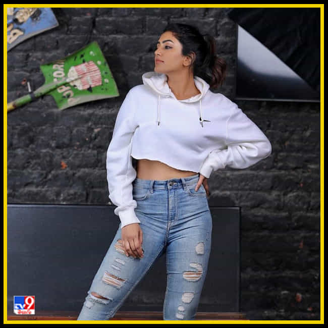 నిషా కళ్ళతో కవ్విస్తున్న ఈషా