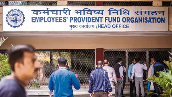 EPFO: ఉద్యోగులకు కేంద్రం అదిరిపోయే గుడ్న్యూస్..? వేతన పరిమితి రూ.21వేలకు పెంపు..!