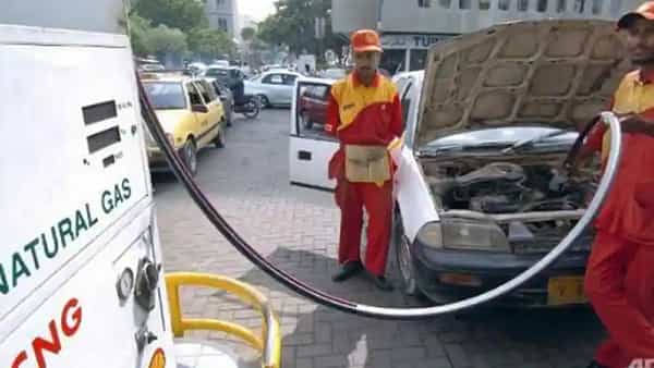 Gas Prices: కేంద్రం ఆ పని చేయనందునే ఆకాశానికి గ్యాస్ ధరలు .. ఆందోళనలో పరిశ్రమ వర్గాలు..