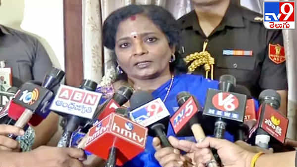 Governor Delhi Tour: మరికాసేపట్లో అమిత్ షాతో గవర్నర్ భేటీ.. తెలంగాణలో మరింత హీట్ పెంచిన తమిళిసై ఢిల్లీ టూర్