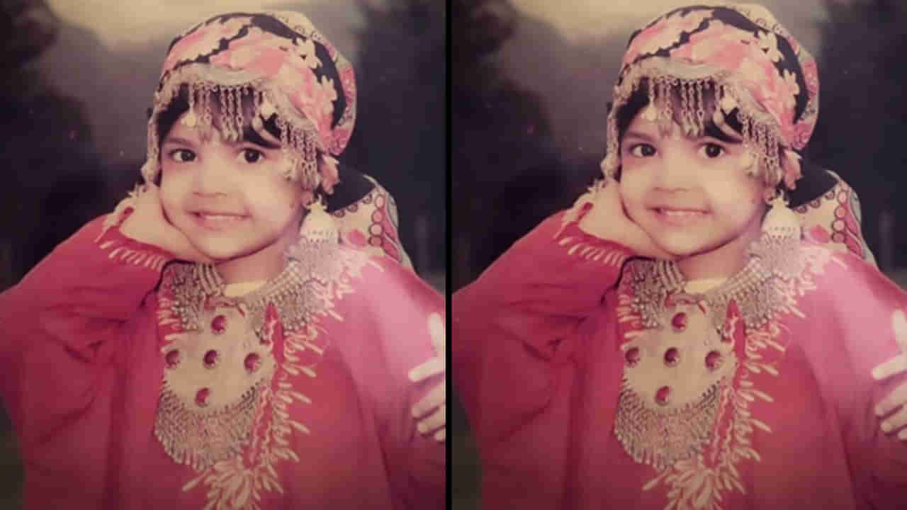 Viral Photo: సమ్మోహన రూపం.. చంద్రకాంతి బింబం.. ఈ ఫోటోలోని చిన్నారి స్టార్ హీరోయిన్.. గుర్తుపట్టారా..?