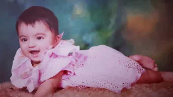 Viral Photo: ఆమె నవ్వితే నయాగరా జలపాతం.. నటిస్తే వెండితెరకే అందం.. ఎవరో గుర్తించారా..?