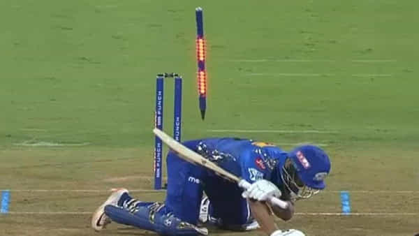 IPL 2022: 139 కి.మీ. స్పీడ్తో బుల్లెట్ లాంటి యార్కర్.. దెబ్బకు వికెట్లతో సహా స్టార్ ఆటగాడు ఎలా కింద పడిపోయారో మీరే చూడండి..