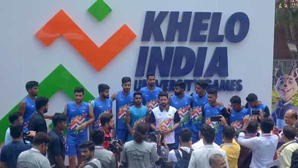 Khelo India University Games: బెంగళూరు వేదికగా ఖేలో ఇండియా యూనివర్సిటీ గేమ్స్.. ప్రారంభించిన ఉపరాష్ట్రపతి వెంకయ్య..