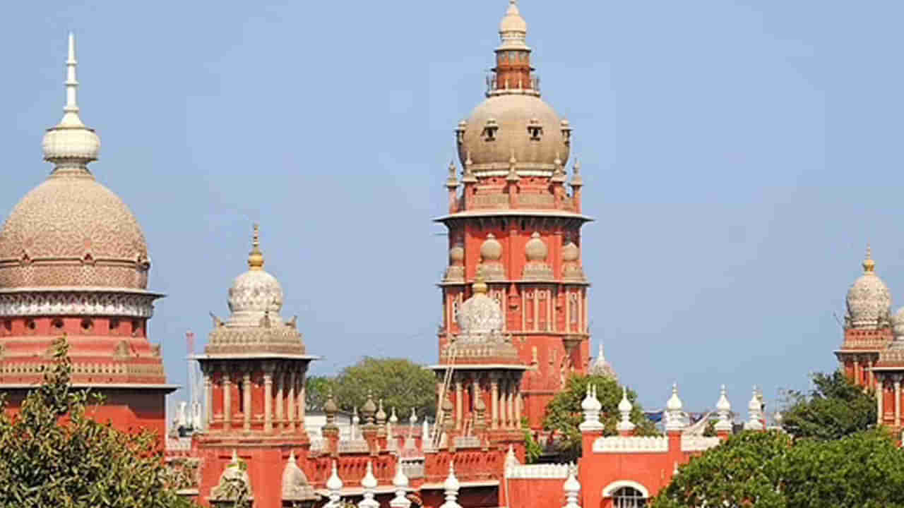 Madras HIgh Court: అలాంటి అధికారులకు జైలు శిక్షే సరైనది.. మద్రాస్ హైకోర్టు ఘాటు వ్యాఖ్యలు