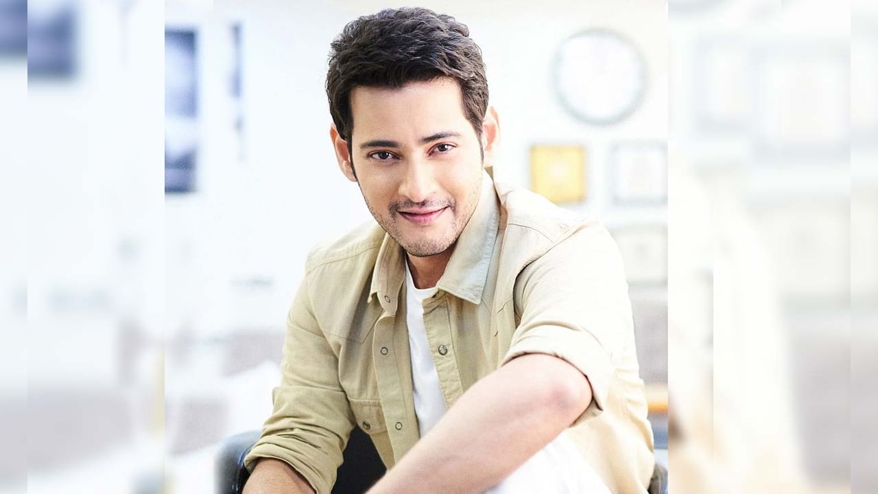 Mahesh Babu:  మహేష్ బాబు సినిమాలో ఆ బాలీవుడ్ స్టార్ హీరో..  మాటల మాంత్రికుడి మరో మ్యాజిక్..