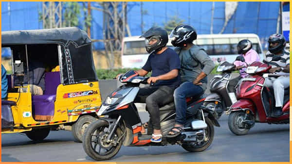 Male Pillion Riders: కొత్త నిబంధనలు.. ఆ జిల్లా అధికారులు సంచలన నిర్ణయం.. బైక్పై పురుషుడు వెనుక కూర్చోవద్దు!
