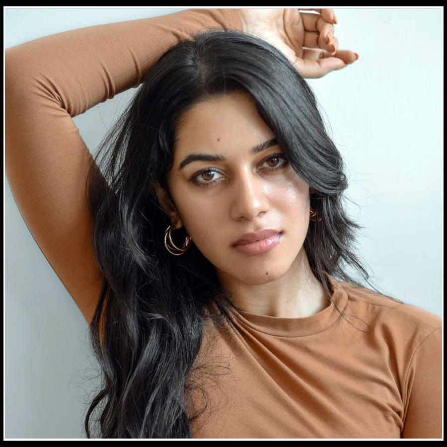 Mirnalini Ravi: మత్తెకించే ఫోజులతో కుర్రకారుని ఆకట్టుకుంటున్న మృణాళిని..