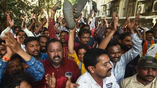 Sharad Pawar: ఎన్సీపీ చీఫ్ శరద్పవార్ ఇంటిపై ఉద్యోగుల దాడి.. చర్యలకు ఆదేశించిన సీఎం ఉద్ధవ్ థాక్రే..