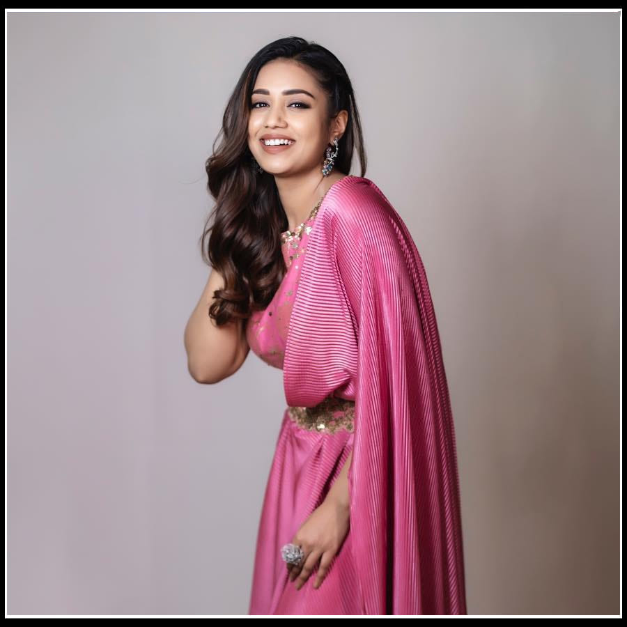 Nivetha Pethuraj: కొత్త కొత్త ఫొటోస్ తో ఆకట్టుకుంటున్న నివేత పేతురాజ్..