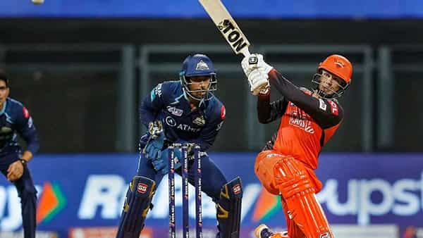 IPL 2022, Orange Cap: టాప్ 5 లోకి దూసుకొచ్చిన అభిషేక్ వర్మ.. బట్లర్తో పోటీకి రెడీ..!