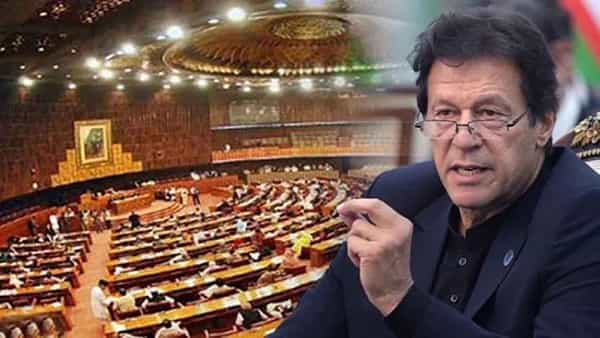 Pakistan: అవిశ్వాస తీర్మానంలో బలంలేక కుప్పకూలిన ఇమ్రాన్ఖాన్ సర్కార్.. రేపు కొత్త ప్రధాని ప్రమాణ స్వీకారం