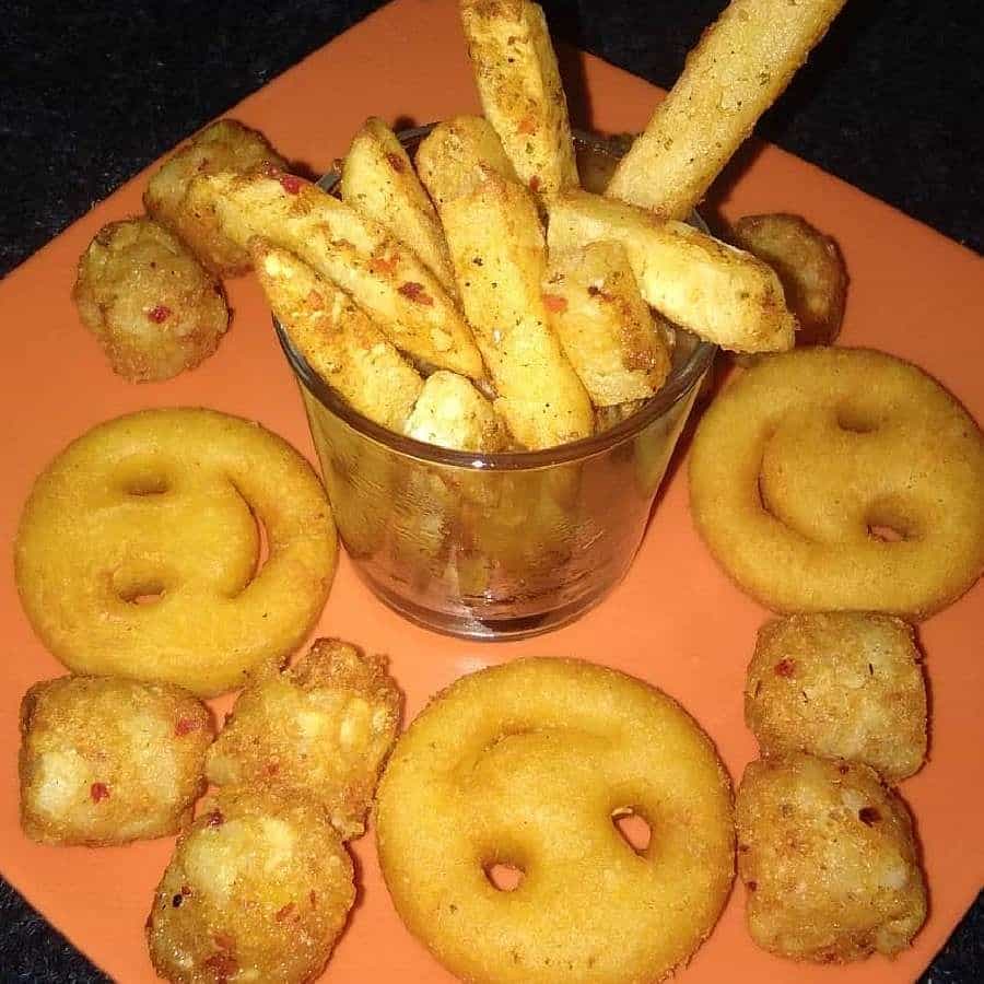 వీటితో పాటు చిప్స్, ఇన్స్టంట్ ఫుడ్స్, ఆయిల్ ఫుడ్స్, మాంసాహార పదార్థాలను దూరంగా ఉంచాలి.