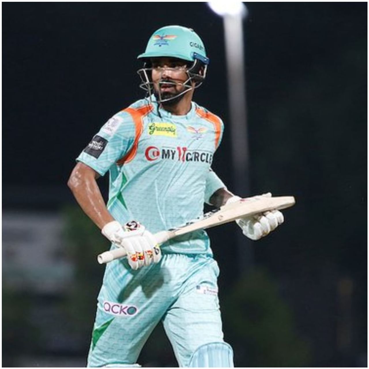 KL రాహుల్ గత ఆరేళ్లలో అంటే IPL 2016 నుంచి ఇప్పటి వరకు 30 అర్ధ సెంచరీలు సాధించాడు. తాజాగా సన్రైజర్స్పై అతను సాధించిన ఫిఫ్టీ అతనికి 30వ అర్ధ సెంచరీ. అంతకుముందు ఈ రికార్డు డేవిడ్ వార్నర్ (29 అర్ధ సెంచరీలు) పేరుతో ఉంది.