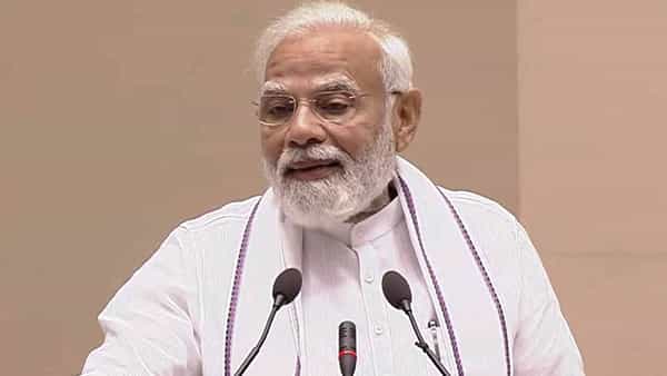 PM Narendra Modi: ప్రజా భాషలోనే న్యాయం అందాలి.. కోర్టుల్లో స్థానిక భాషలను ప్రోత్సహించండి: ప్రధాని మోడీ