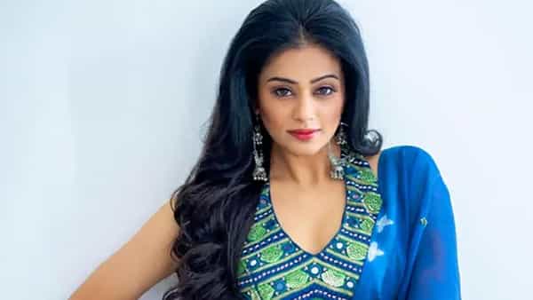 Priyamani: ట్రోల్స్ పై స్పందించిన ప్రియమణి.. కొన్నిసార్లు జీర్ణించుకోలేకపోయేదాన్ని అంటూ..