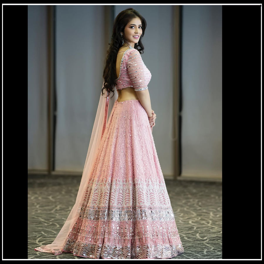 Priyanka Jawalkar: ప్రియాంక జవాల్కర్ కు ఫిదా అవుతున్న నెటిజన్లు.. 