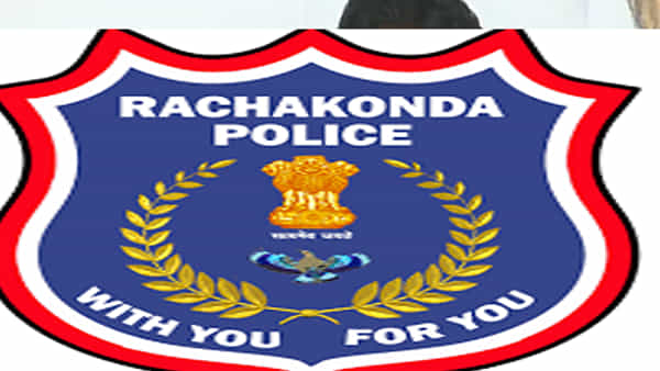 Hyderabad Crime: స్మగ్లింగ్ లో వీరి రూటే సపరేటు.. నలగని షర్టు, చెదరని జుట్టు.. ఇంత చేసినా చివరికీ..