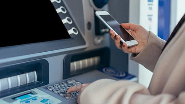 UPI: డెబిట్ కార్డులపై RBI కీలక నిర్ణయం.. త్వరలో యూపీఐ ద్వారా ATMలలో డబ్బు ఉపసంహరణ..