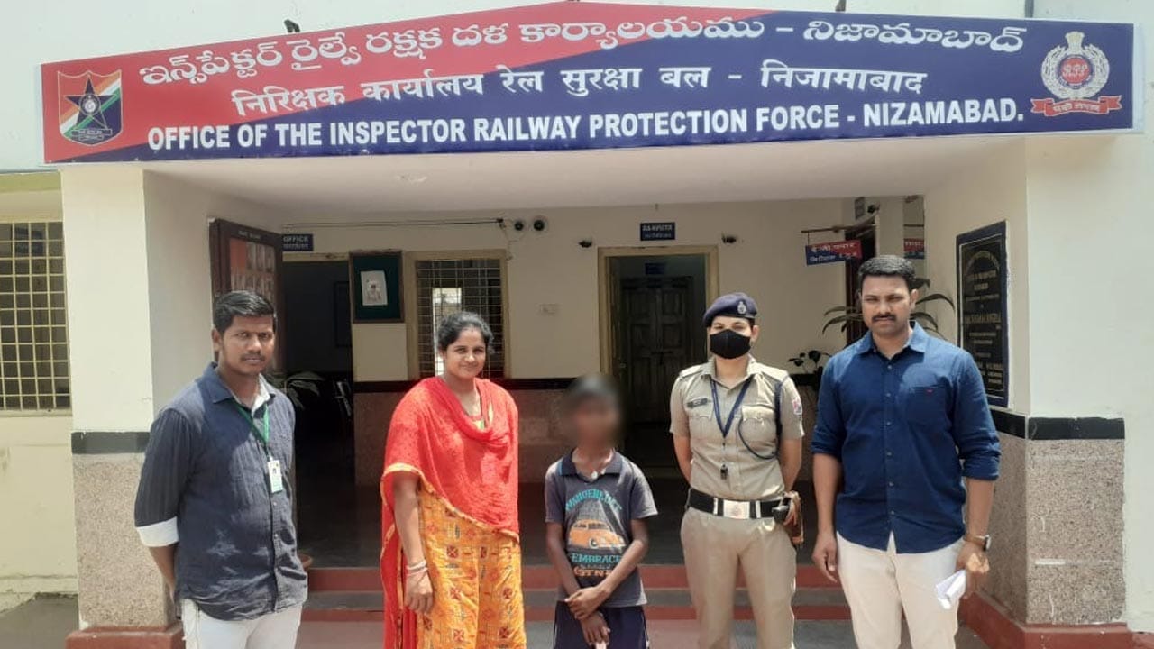 Railway News: ప్రయాణికుల భద్రతే లక్ష్యం.. 21 మంది ప్రాణాలను కాపాడిన ఆర్పీఎఫ్..