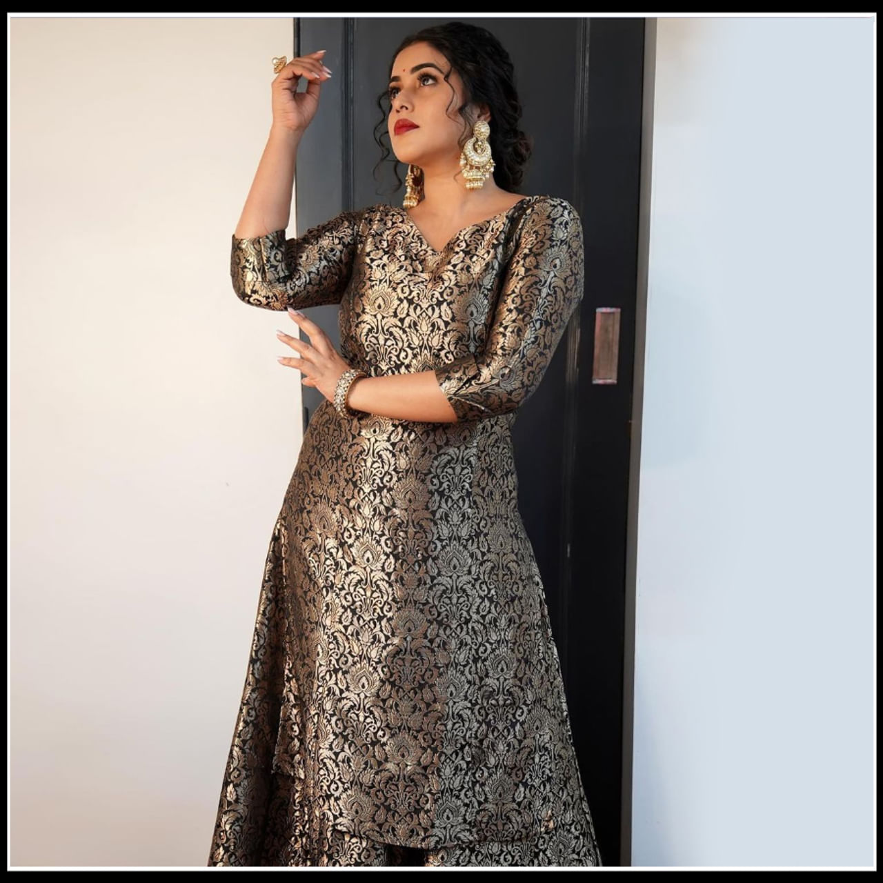 పూర్ణ అందాలకు ఫిదా అవ్వని వారు ఎవరైనా ఉంటారా అనేలా మెరిసిపోతున్న