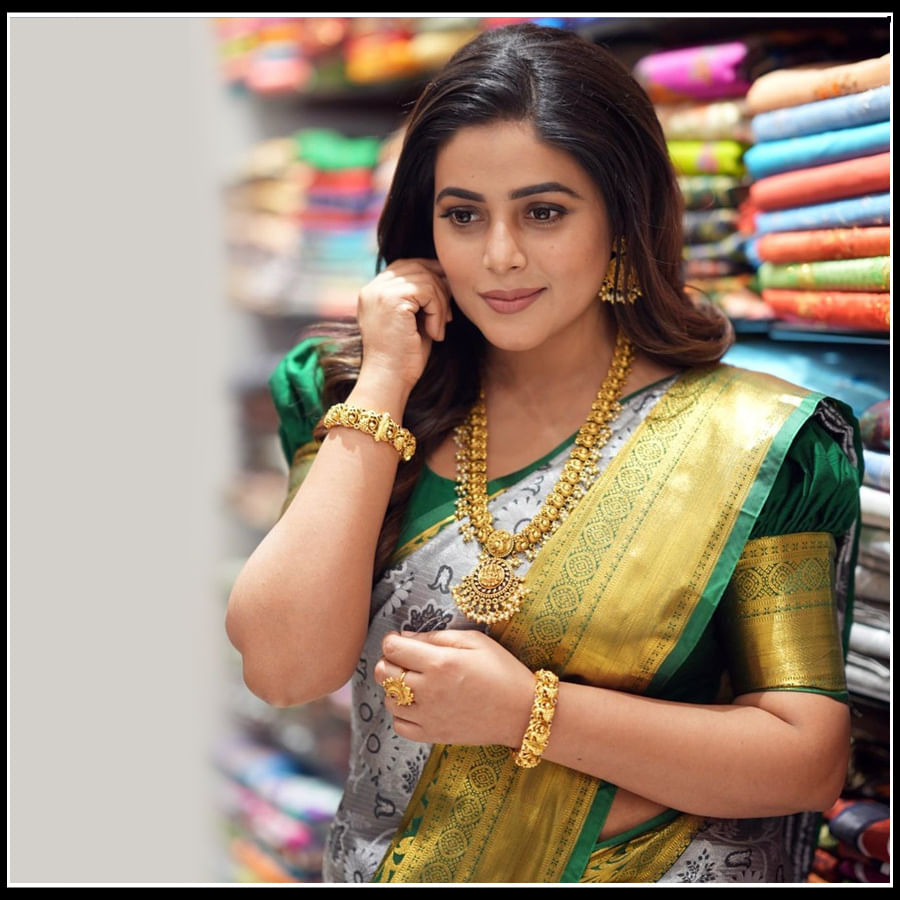 Shamna Kasim Alias Purna: చీరకట్టులో పూర్ణ అందాలు చుస్తే మైండ్ బ్లోయింగ్ అంతే 