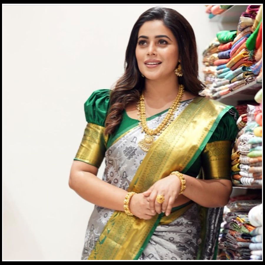Shamna Kasim Alias Purna: చీరకట్టులో పూర్ణ అందాలు చుస్తే మైండ్ బ్లోయింగ్ అంతే 