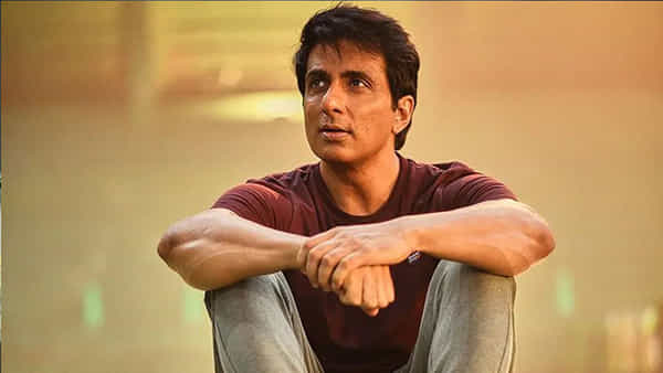 Sonu Sood: చిల్డ్ బీర్ కావాలని రిక్వెస్ట్ చేసిన నెటిజన్.. అదిరిపోయే సమాధానమిచ్చిన సోనూసూద్..