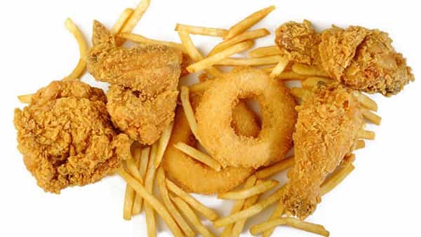 Health Tips: ఆహారప్రియులకు అలర్ట్.. నూనె, మసాలా ఫుడ్ బాగా తింటున్నారా ? ఈ విషయాలను తప్పనిసరిగా తెలుసుకోండి..