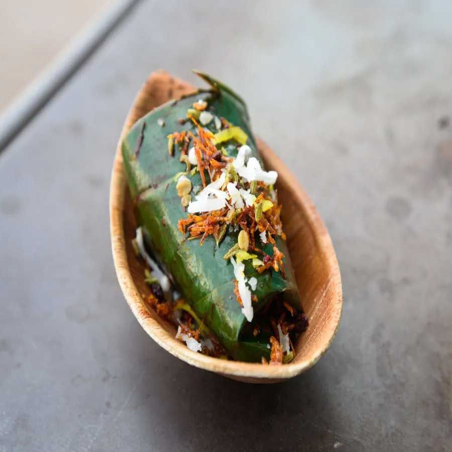 స్వీట్ పాన్: జీవితంలోని కష్టాల తొలగిపోవాలంటే.. హనుమాన్ జయవంతి రోజున వీరాజంనేయుడికి స్వీట్ పాన్‌ను ప్రసాదంగా పెట్టాలని చెబుతున్నారు వేద పండితులు. పాన్ ప్రసాదం స్వామి వారికి చాలా ఇష్టమట. ఆయనకు పాన్‌ను నైవేద్యంగా పెడితే సంతోషించి.. కోరిన కోరికలను నెరవేరుస్తారట.