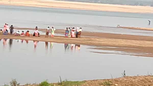 Telangana: పండుగ పూట ములుగు జిల్లాలో విషాదం.. గోదావరిలో స్నానానికి వెళ్లి ముగ్గురు విద్యార్థులు గల్లంతు!