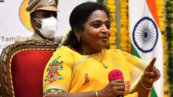 Governor Tamilisai: ఢిల్లీకి గవర్నర్తమిళిసై.. మంగళవారం అమిత్ షాతో భేటీ.. ఆ అంశంపైనే కీలక చర్చ..