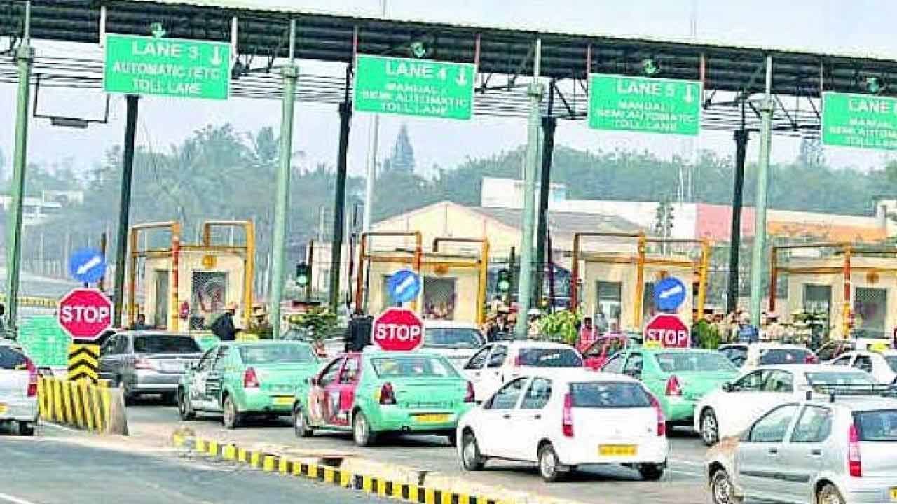 Toll Plaza Rates: మొదలైన టోల్ బాదుడు.. పెరిగిన ఛార్జీల వివరాలు ఇలా..