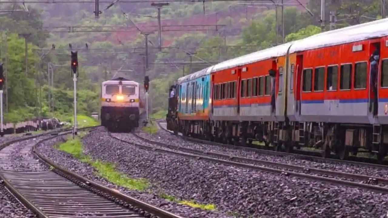 Indian Railways: రైల్వే ప్రయాణికులకు పెద్ద ఉపశమనం.. కీలక ప్రకటన చేసిన ఇండియన్ రైల్వే శాఖ..!