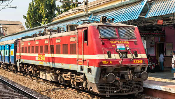 Railway News: రైల్వే ప్రయాణికులకు గుడ్ న్యూస్.. ఈ రూట్లలో ప్యాసింజర్ రైళ్లు పునరుద్ధరణ.. వివరాలివే..