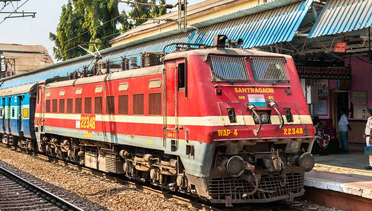 Indian Railways: రైల్వే ప్రయాణికులకు గుడ్‌న్యూస్‌.. ఈ మార్గాల్లో డైలీ ప్యాసింజర్‌ రైళ్ల పునురుద్ధరణ
