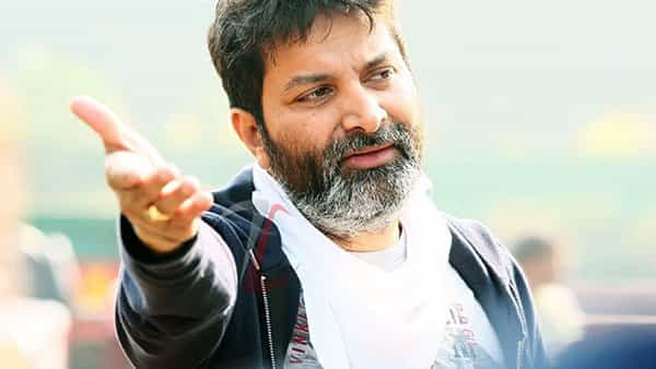 Trivikram Srinivas: ఓ వైపు సూపర్ స్టార్.. మరో వైపు పవర్ స్టార్.. గురూజీ మాస్టర్ ప్లాన్