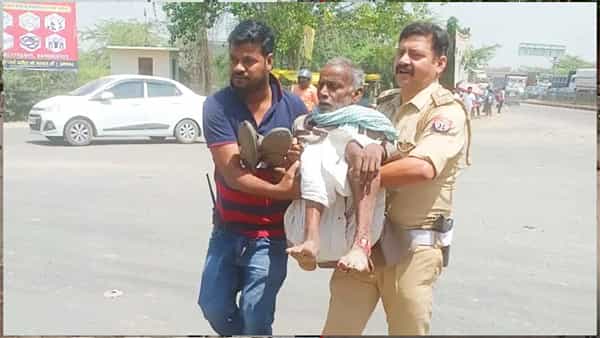 Viral News: తీవ్రగాయాలతో తల్లడిల్లుతున్న వృద్ధుడు.. చేతుల్లోకి తీసుకుని పరుగులు తీసిన ఇన్స్పెక్టర్..!