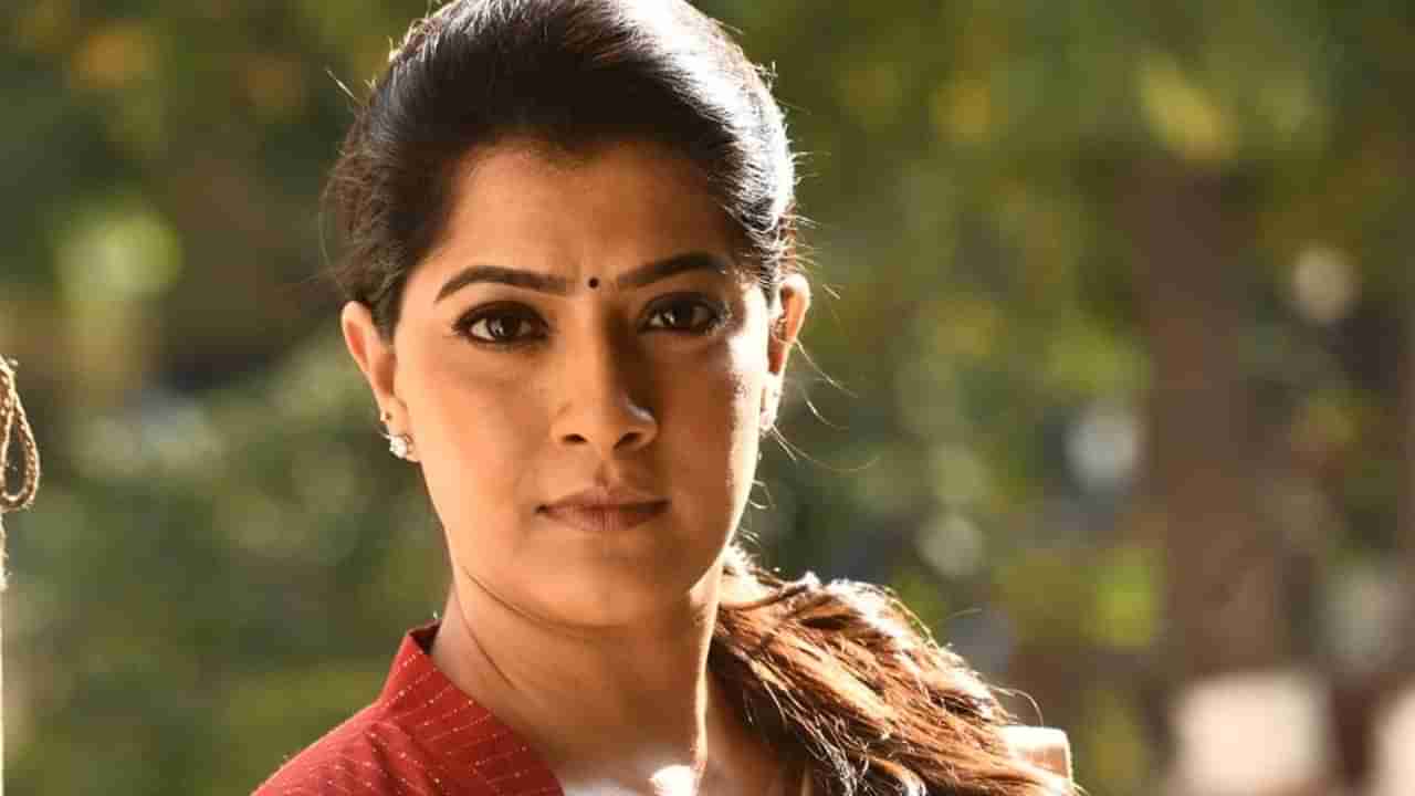 Varalaxmi Sarathkumar: టాలీవుడ్‏పై వరలక్ష్మీ శరత్ కుమార్ ఇంట్రెస్ట్.. కొత్త ప్రాజెక్ట్ షూరు చేసిన జయమ్మ..