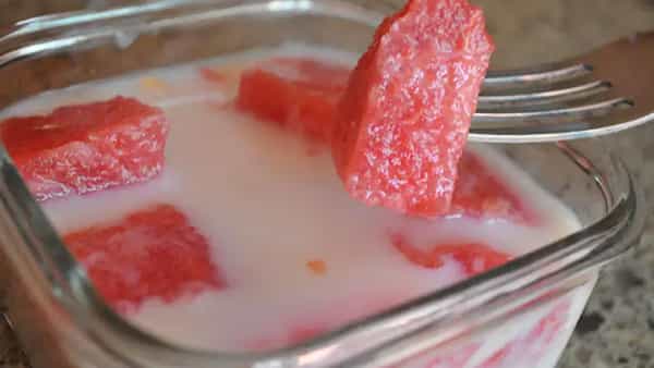 Health Tips: పాలు-పుచ్చకాయ కలిపి తింటున్నారా..? అయితే మీరు ప్రమాదంలో పడినట్లే..