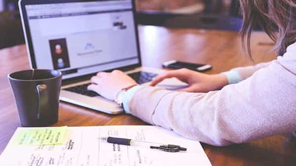 Work From Office: ఇకపై వారానికి నాలుగు రోజులే వర్క్.. వర్కవుట్ అయితే అదే బాటలో మరిన్ని దేశాలు