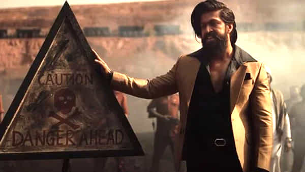 KGF Chapter 2: ఇదెక్కడి మాస్ మావ.. అంత పవర్ఫుల్ డైలాగ్ను ఇలా వాడేశారేంట్రా..!