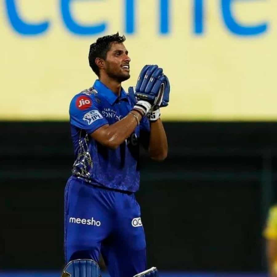 ఈ బ్యాడ్ సీజన్లో ముంబై ఇండియన్స్ తరపున తిలక్ వర్మ ఒక్కడే మెరుపులు మెరిపించాడు. జట్టు తరపున 12 ఇన్నింగ్స్ల్లో అత్యధికంగా 368 పరుగులు చేశాడు. ఈ అద్భుతమైన ప్రదర్శన కారణంగా, తిలక్ రాబోయే కాలంలో మూడు ఫార్మాట్లలో భారత్కు ఆడే అవకాశం ఉందని కెప్టెన్ రోహిత్ శర్మ చెప్పుకొచ్చాడు. ఈ ఫార్మాట్లలో ఒకదానిలో ప్రవేశం వచ్చే నెలలో జరిగే ఛాన్స్ ఉందని తెలుస్తోంది.