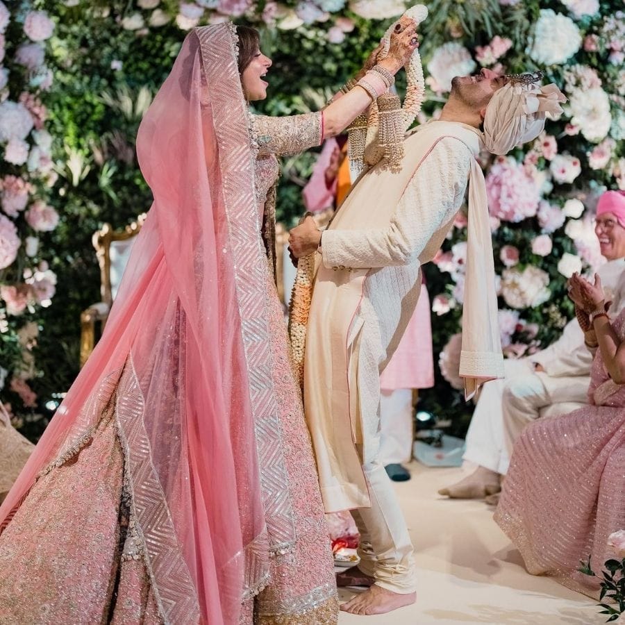  కనికా కపూర్ , గౌతమ్ పెళ్లి ఫోటోలు